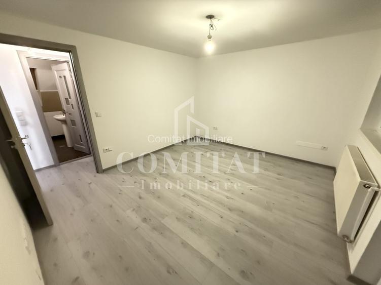 Casa înșiruită cu 4 camere | Parcare | Zona străzii A. Iancu Floresti - 2