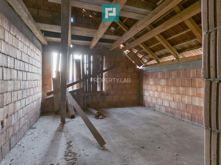 Proprietate impresionantă între Curtici și Macea - 25