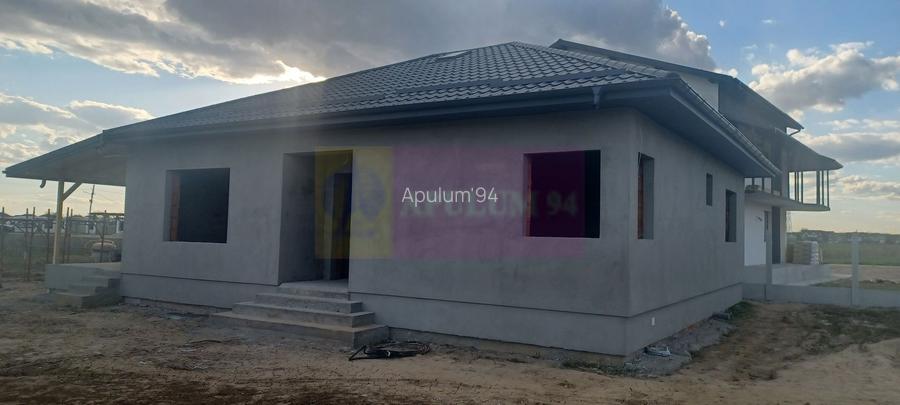 Săbăreni, casă nouă parter 137 mp, curte 400 mp - 3