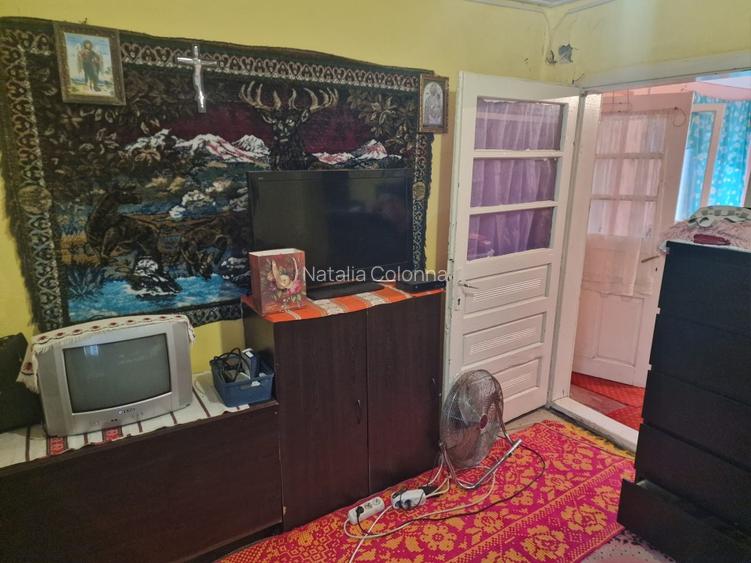 Vând casa la curte batraneasca locuibila - 7