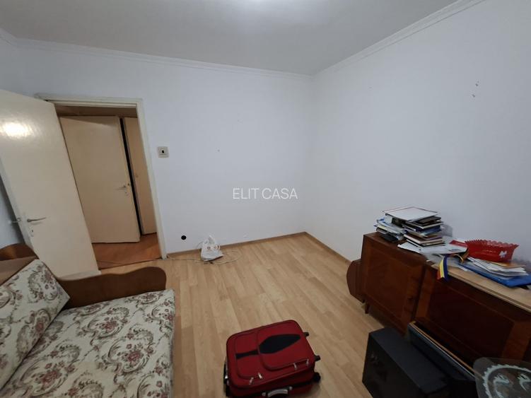Apartament cu 2 camere, etajul 3/4, zona Tatarasi - 3