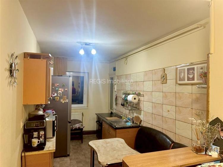 Apartament cu 3 camere , 2 bai si parcare -Profi Tractoru - 5