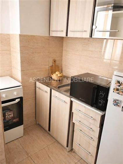 Garsoniera de inchiriat  cu balcon, Tractorul, Brasov - 2
