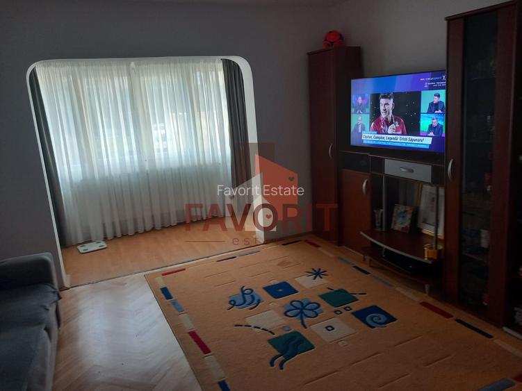 3 camere | decomandat | centrala proprie | boxa | zona excelenta | 2 bai | - 2