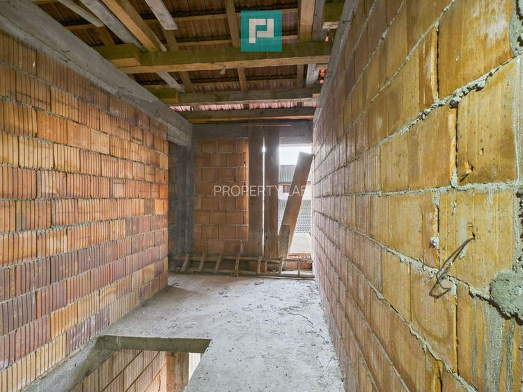 Proprietate impresionantă între Curtici și Macea - 30