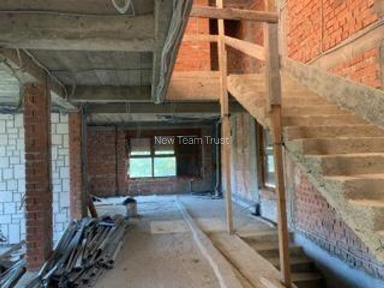 Statiunea  Breaza  Vanzare Vila(Pensiune)+10 camere - 11