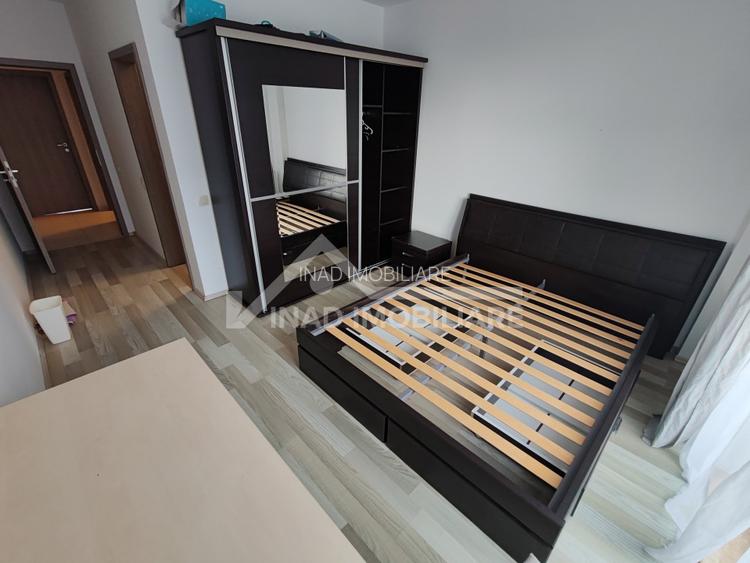 Apartament cu 3 camere, 2, bai, balcon si terasa, Str. Constanta - 6