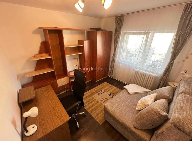 Apartament cu 3 camere, decomandat, etaj intermediar, Zona strazii Brates - 4