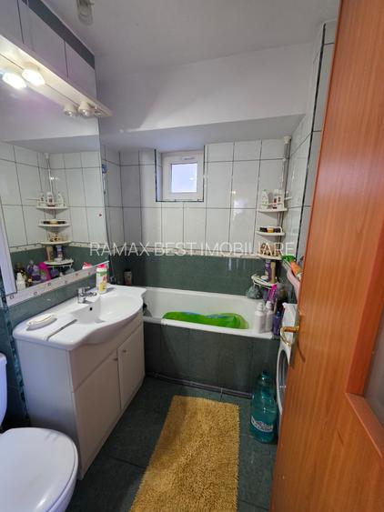 Piata Gorjului, 5 minute metrou, stradal pe Iuliu Maniu, vedere mixta, bloc 1979 - 2