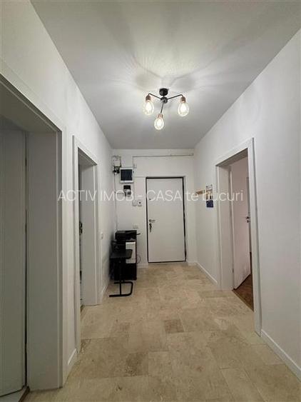 3 Camere, Eroii Revolutiei, Locuinta sau Birou, Centrala proprie, Parcare, 2 min - 15