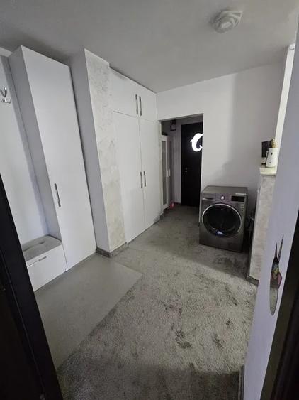 Apartament 2 camere decomandate zona Trocadero