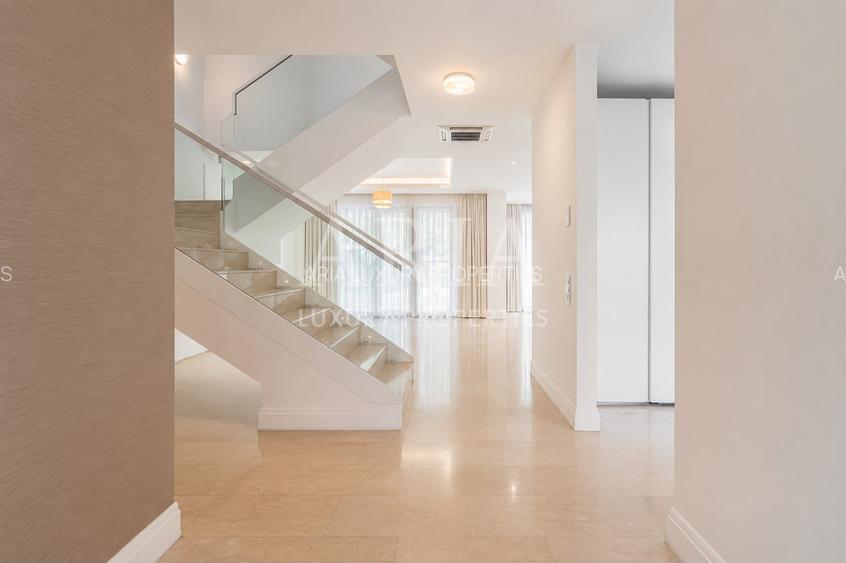 OXFORD GARDENS -  LUXURY GATED COMMUNITY - POOL - TENNIS COURT - PLAYGROUND - 6