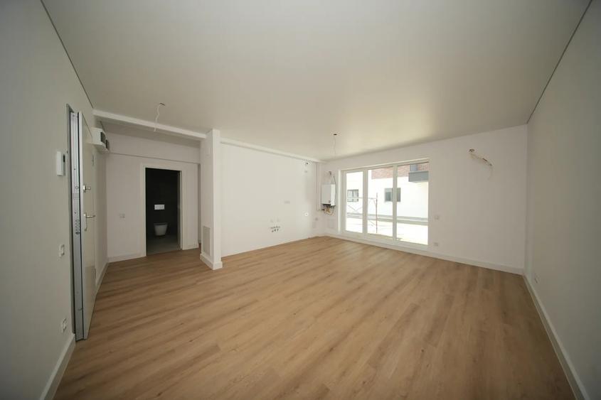 2 CAMERE CU GRADINA DE 30 MP - PIPERA LANGA PADUREA BANEASA