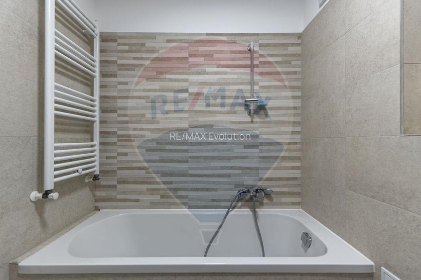 Apartament de vanzare |3 camere| 2 băi | 1 loc de parcare | COMISION 0 - 15