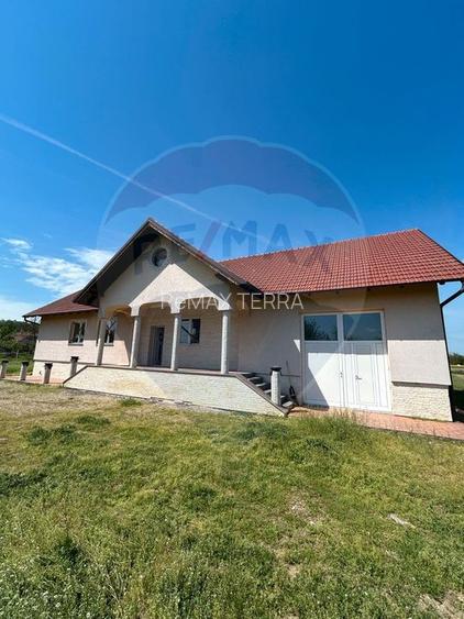 Casă cu 5 camere de vânzare - 6