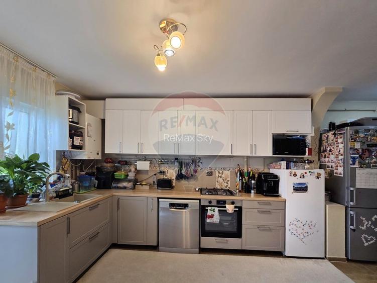 Apartament cu 3 camere de vânzare, parcare– Șesul de Sus, Florești - 2