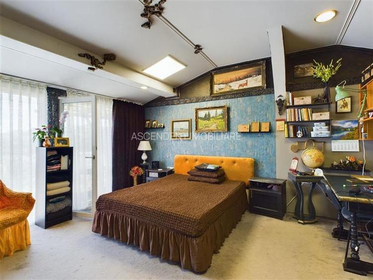 Resedinta impresionanta, vedere panoramica, Centru Istoric --  Drumul Poienii, B - 28