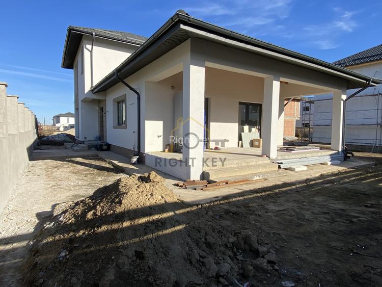 Oportunitate! Vila moderna 4 cam, asfalt, toate utilitatile! Comision0 - 7