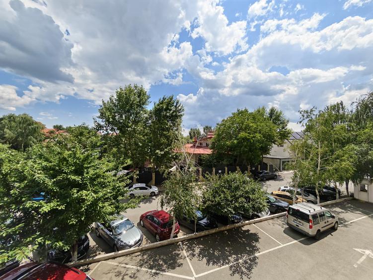 Vânzare 2 Camere Iancu Nicolae- Pădurea Băneasa - str. Privighetori, parcare