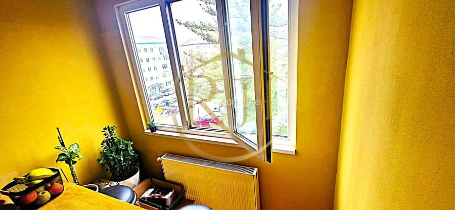 Vand apartament cu 4 camere in zona spitalul judetean,comision ,,0'' - 13