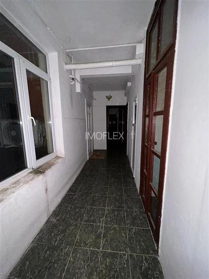 Se oferă spre închiriere casă spațioasă, cu curte , dis - 8