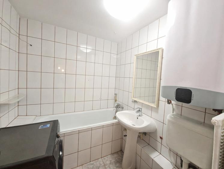 Apartament 3  Camere Bloc 1985 | Teiul Doamnei | Lacul Tei |