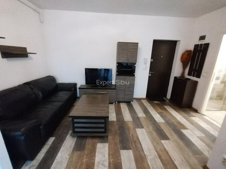 INCHIRIEZ apartament 2 camere,renovat,zona Centrala(City Residence) - 6