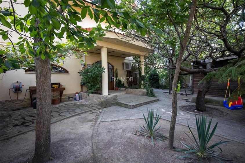 Vanzare Vila Pensiune 11 camere zona Mamaia Nord langa plaja - 14