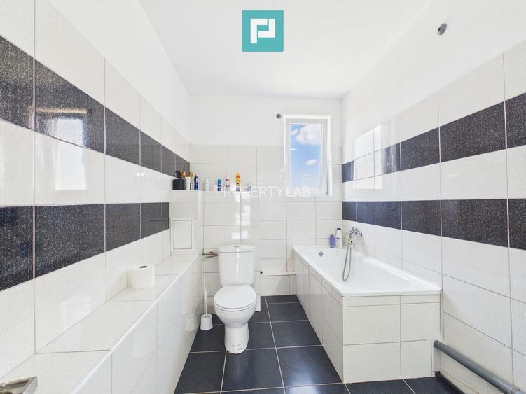 Casă cu 7 camere și teren generos în Șofronea - 15