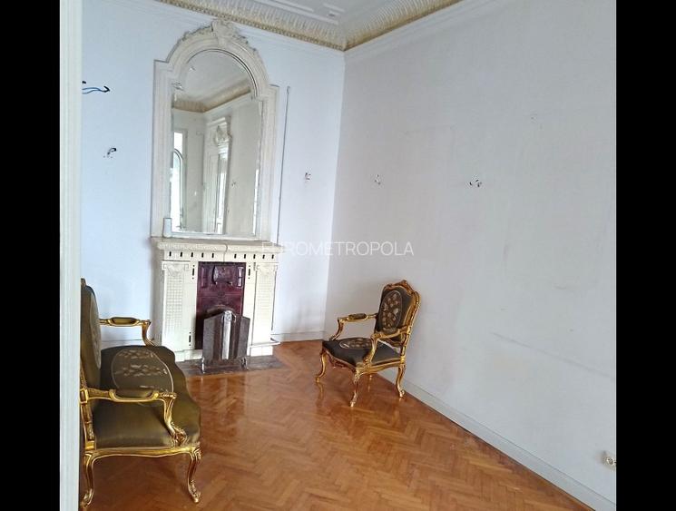 Imobil interbelic Piata Romana - 2