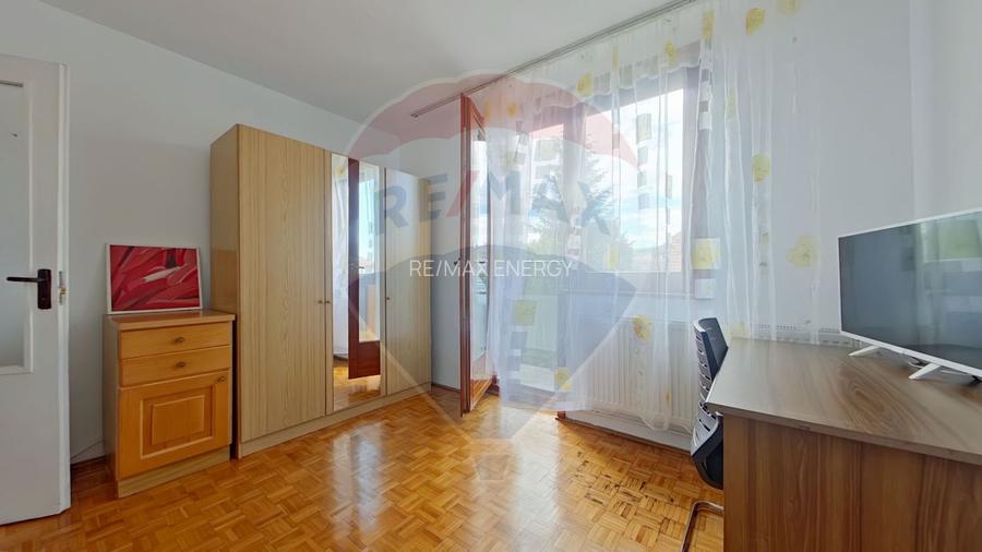 2 camere, Horea, Facultatea de Litere - 4