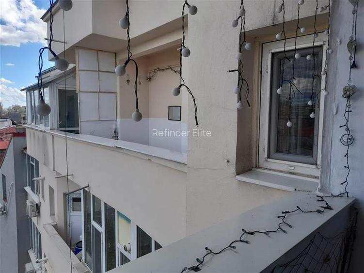 apartament 4 camere | et 4/5+m | bloc interbelic |  lift | renovat interior - ex - 22