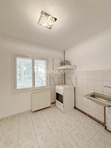 BABA DOCHIA - 3 Cam - Decom - Centrala Proprie - 2 Bai - 3 Boxe - Garaj - ETAJ 1 - 4