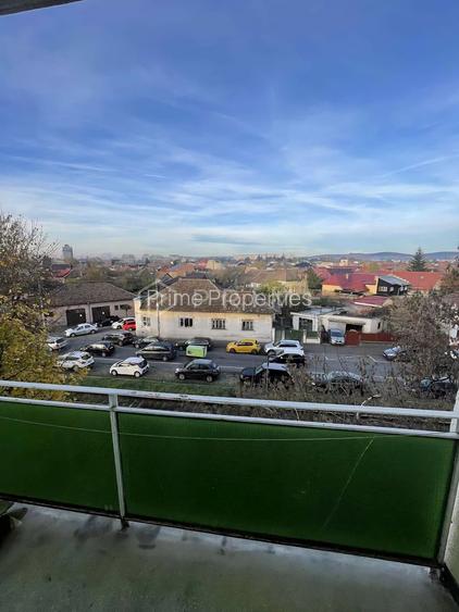 Apartament 2 camere semicentral etaj 3 - 9