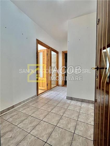 Apartament cu 3 camere de inchiriat, Comanesti, jud. Bacau - 14