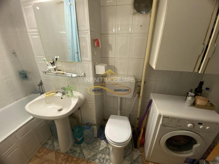 Ap. de vânzare , 2 cam. decomandate, central - 12
