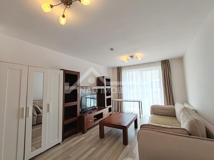 Apartament cu 3 camere, 2, bai, balcon si terasa, Strada Constanta