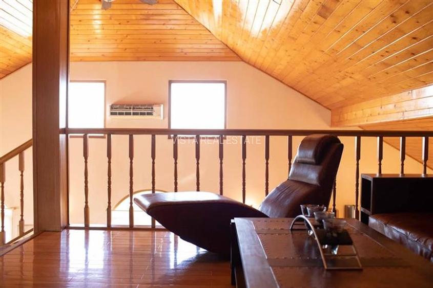 Exclusivitate! Colt de Rai: Casa cu arhitectura deosebita, cu acces direct la ra - 11