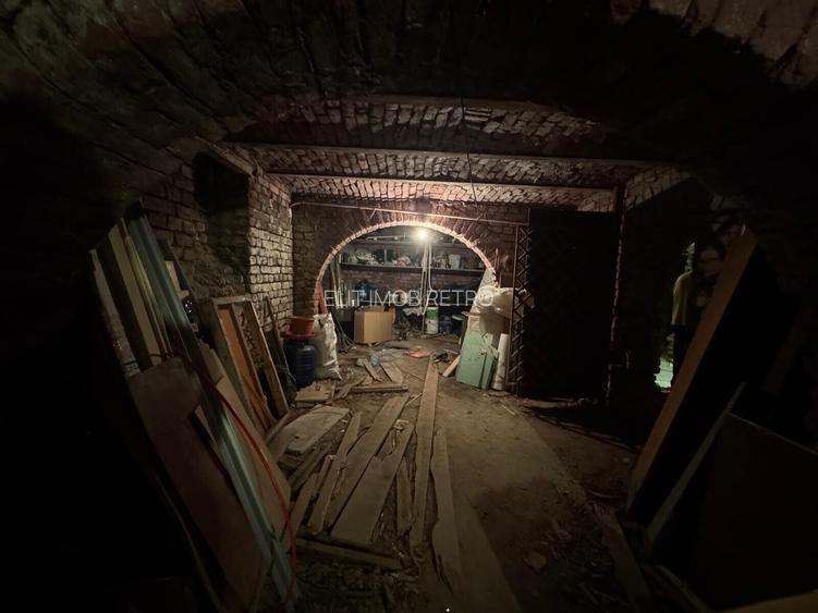 De vânzare: etaj 1 complet + subsol + mansardă | Zonă Armenească | 0% comision - 2