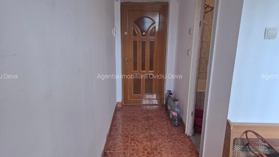 Vand apartament 2 camere decomandat in Deva, zona Micro 15, etaj 7, - 8