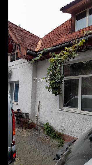 Casa zona 15 Noiembrie, 6 camere, suprafata 230 mp,teren 346 mp! - 2