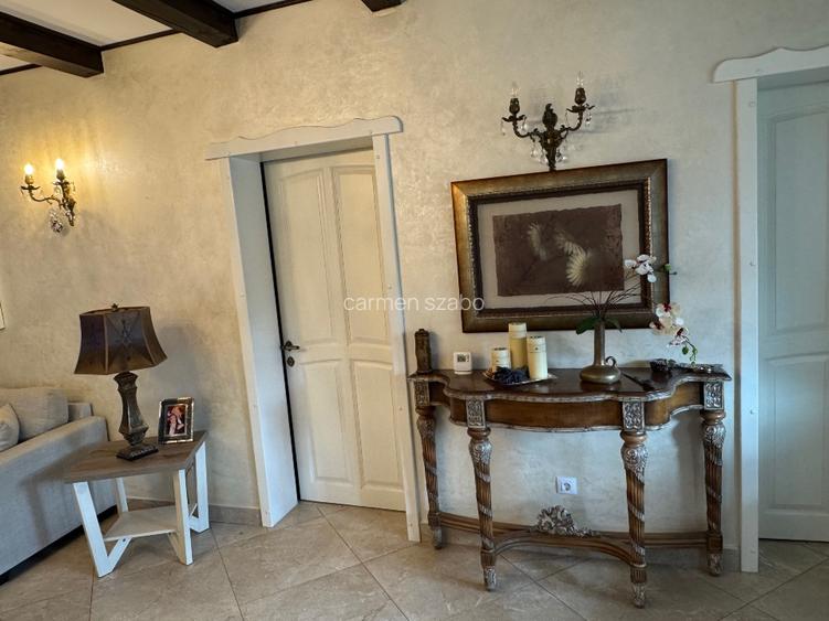 Proprietate super cu  încălzire în pardoseală  cu două case pe curte mare cu 270 - 13