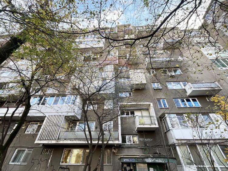 Vanzare apartament 3 camere, decomandat, Drumul Taberei - Bd. 1 Mai - 14