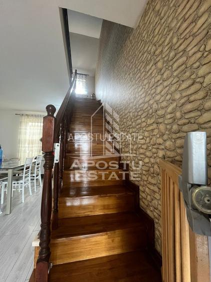 Jumatate de duplex  cu 4 camere si 2 bai, decomandat situat in Utvin - 6