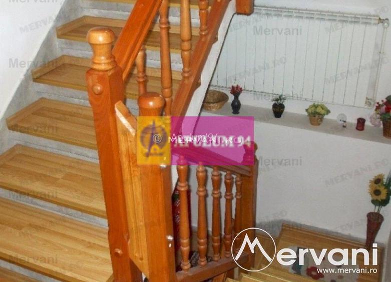 Vila de vanzare in Busteni - Zona Centrala - 15