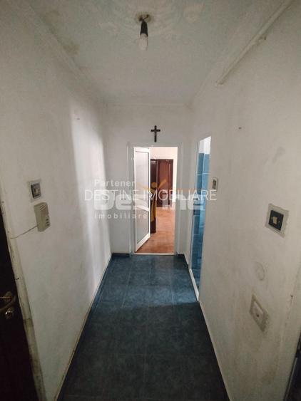 Grasoniera 42 mp strada Rozelor in spate la OMV 38.000€ - 2