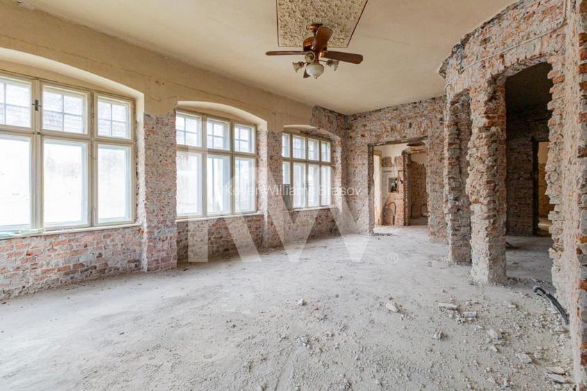 Proiect de restaurare langa Cetatea Prejmer,  casa si teren de 5.458 mp - 20