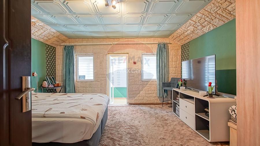 Oportunitate: Casă 6 camere (3 camere spațiu comercial+etaj locuință) - 6