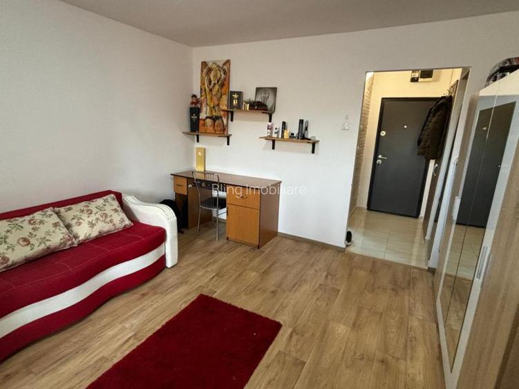 Garsoniera la cheie, 32 mp, zona strazii Parang - 2