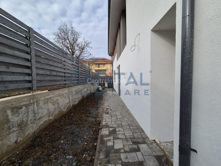 Case cuplate, panouri fotovoltaice, central Dezmir - 8